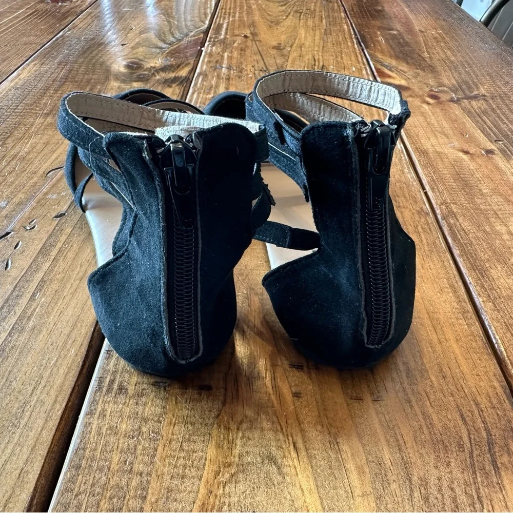 Black Flats - Picture 4 of 6